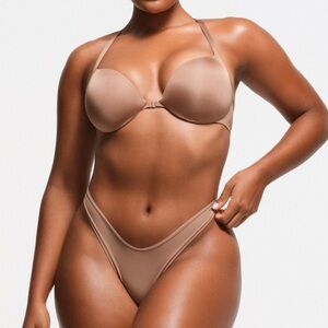 SKIMS FRONT CLOSE PUSH-UP BRA